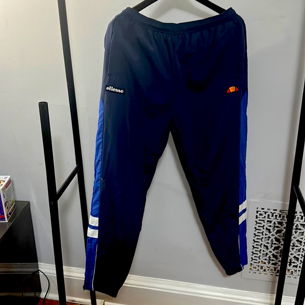 Ellesse L dark blue navy and white track pants athletic running gear zip pockets